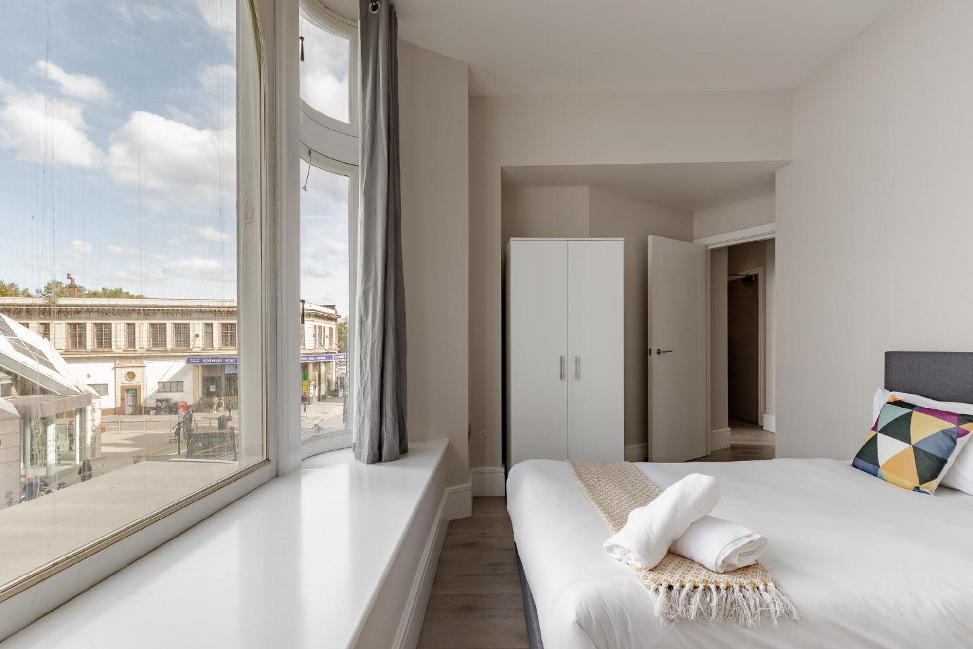 Superb Apartments Opposite Edgware Road Station Londen Kamer foto